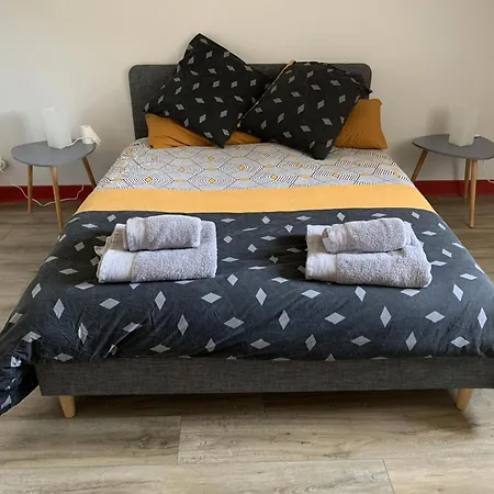 Familial Pres De Vichy Avec Jardin Et Activites - Fr-1-489-486 Ferienhaus